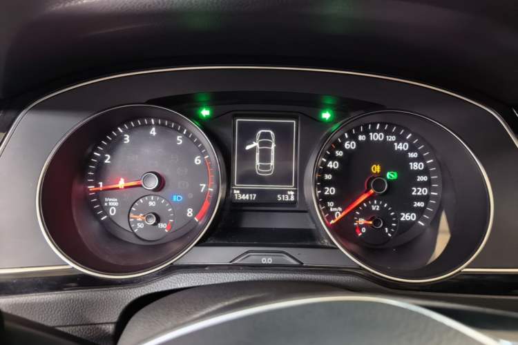 Used Volkswagen Magotan 2017 330TSI DSG Luxury Model Instrument Cluster