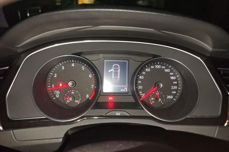 Used Volkswagen Magotan 2017 330TSI DSG Luxury Model Instrument Cluster