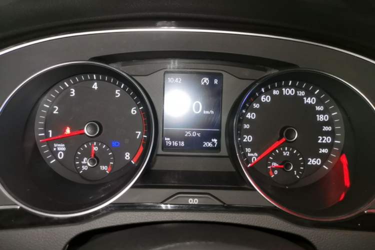 Used Volkswagen Magotan 2017 330TSI DSG Luxury Model Instrument Cluster