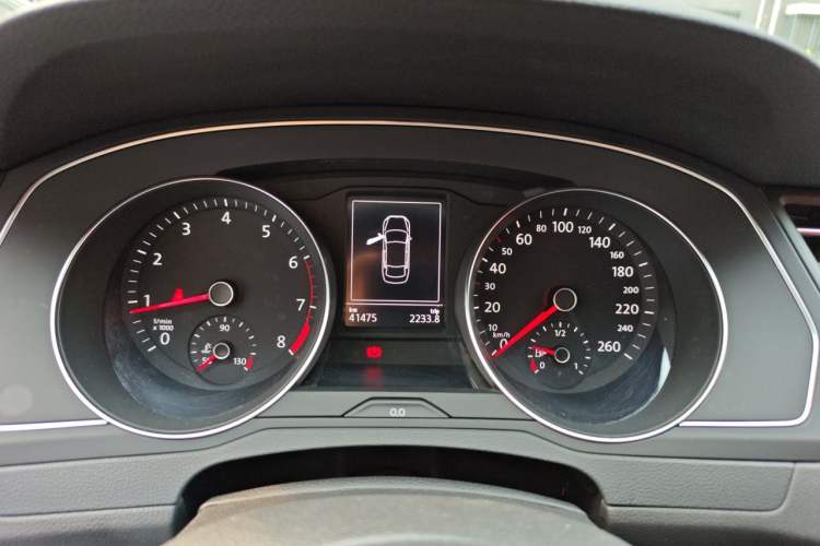 Used Volkswagen Magotan 2017 280TSI DSG Comfort Model Instrument Cluster