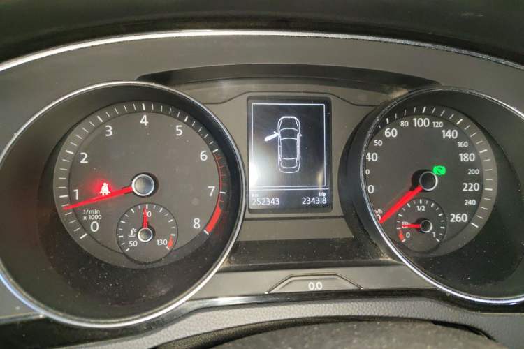 Used Volkswagen Magotan 2017 330TSI DSG Luxury Model Instrument Cluster