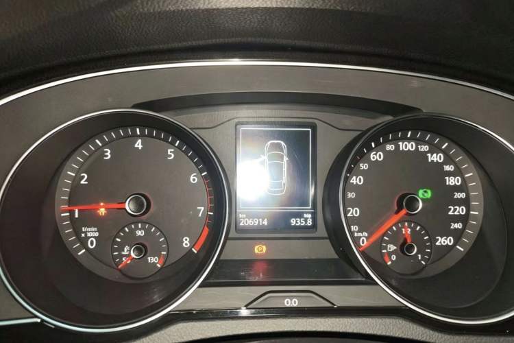 Used Volkswagen Magotan 2017 280TSI DSG Comfort Model Instrument Cluster