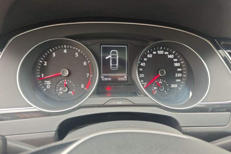 Used Volkswagen Magotan 2017 330TSI DSG Luxury Model Instrument Cluster