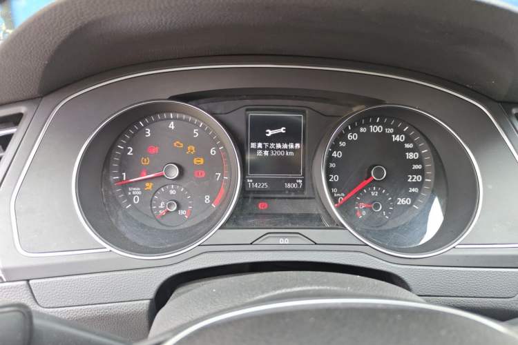 Used Volkswagen Magotan 2017 280TSI DSG Comfort Model Instrument Cluster