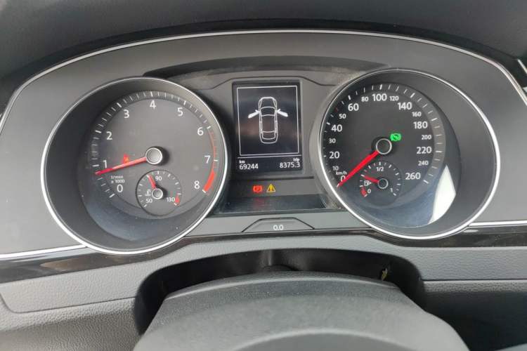 Used Volkswagen Magotan 2017 280TSI DSG Leading Edition Instrument Cluster