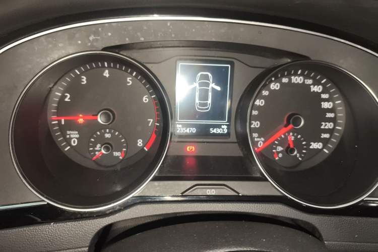 Used Volkswagen Magotan 2017 330TSI DSG Luxury Model Instrument Cluster