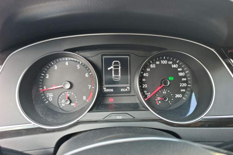 Used Volkswagen Magotan 2017 330TSI DSG Luxury Model Instrument Cluster