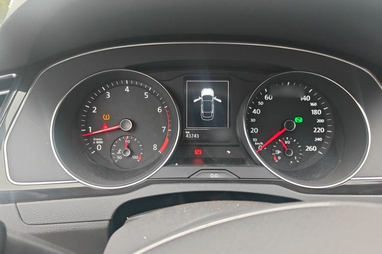 Used Volkswagen Magotan 2017 330TSI DSG Leading Model Instrument Cluster