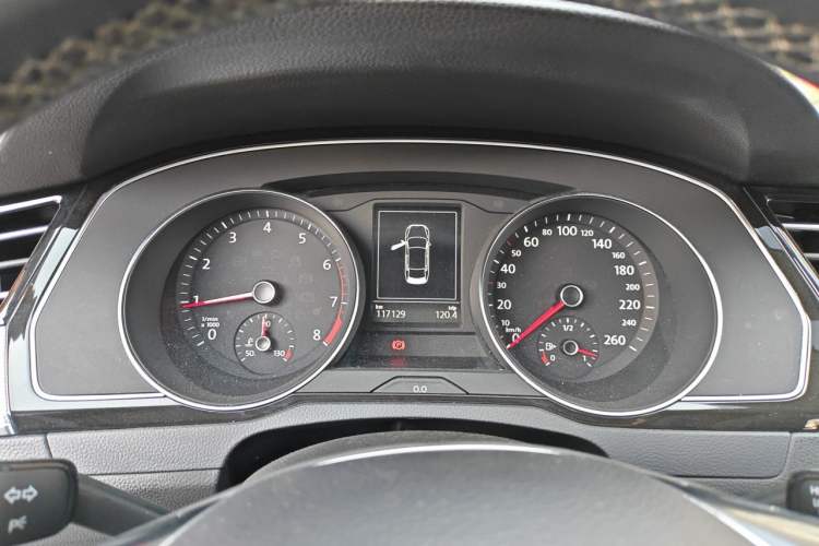 Used Volkswagen Magotan 2017 330TSI DSG Leading Model Instrument Cluster