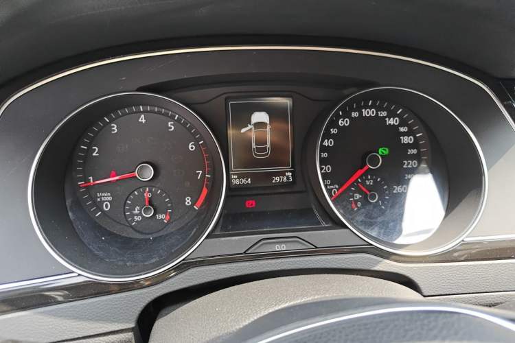 Used Volkswagen Magotan 2017 330TSI DSG Luxury Model Instrument Cluster