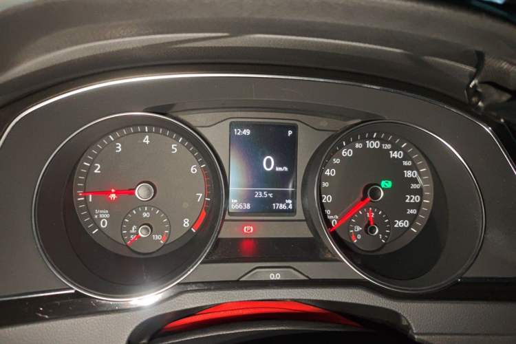 Used Volkswagen Magotan 2017 330TSI DSG Luxury Model Instrument Cluster