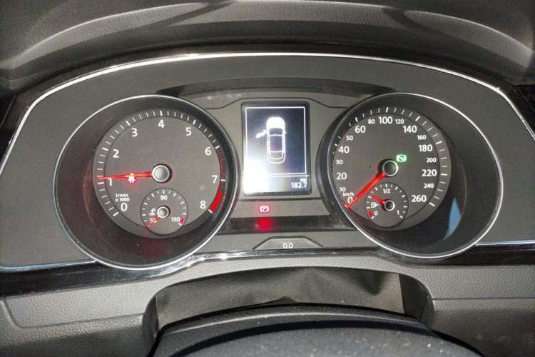 Used Volkswagen Magotan 2017 330TSI DSG Luxury Model Instrument Cluster