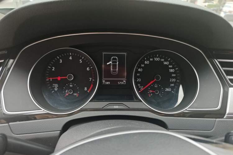 Used Volkswagen Magotan 2017 330TSI DSG Luxury Model Instrument Cluster