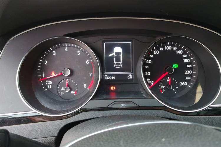 Used Volkswagen Magotan 2017 330TSI DSG Luxury Model Instrument Cluster
