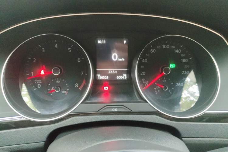 Used Volkswagen Magotan 2017 330TSI DSG Luxury Model Instrument Cluster