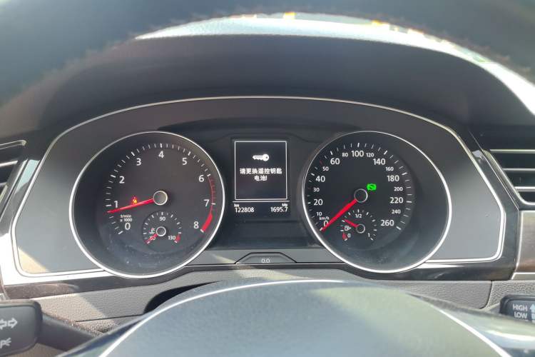 Used Volkswagen Magotan 2017 330TSI DSG Luxury Model Instrument Cluster