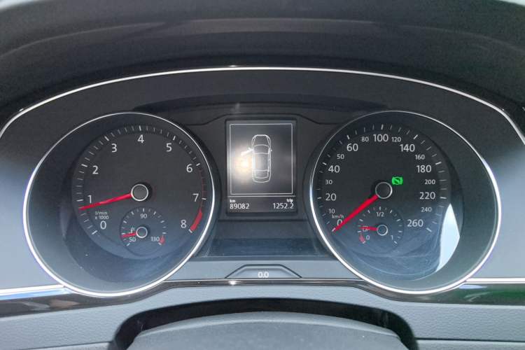Used Volkswagen Magotan 2017 330TSI DSG Luxury Model Instrument Cluster