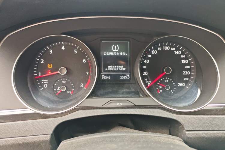 Used Volkswagen Magotan 2017 330TSI DSG Leading Model Instrument Cluster