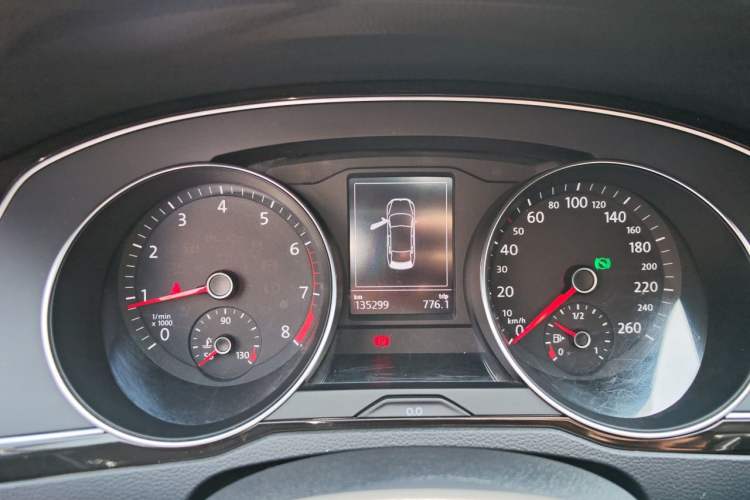 Used Volkswagen Magotan 2017 330TSI DSG Luxury Model Instrument Cluster