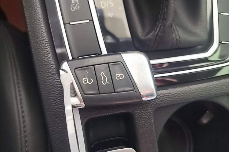Used Volkswagen Magotan 2017 330TSI DSG Luxury Model Interior 1