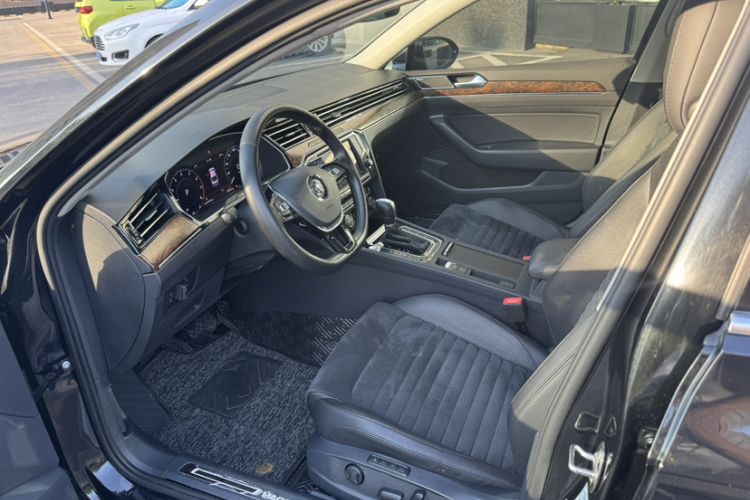 Used Volkswagen Magotan 2017 380TSI DSG Prestige Edition Interior 1