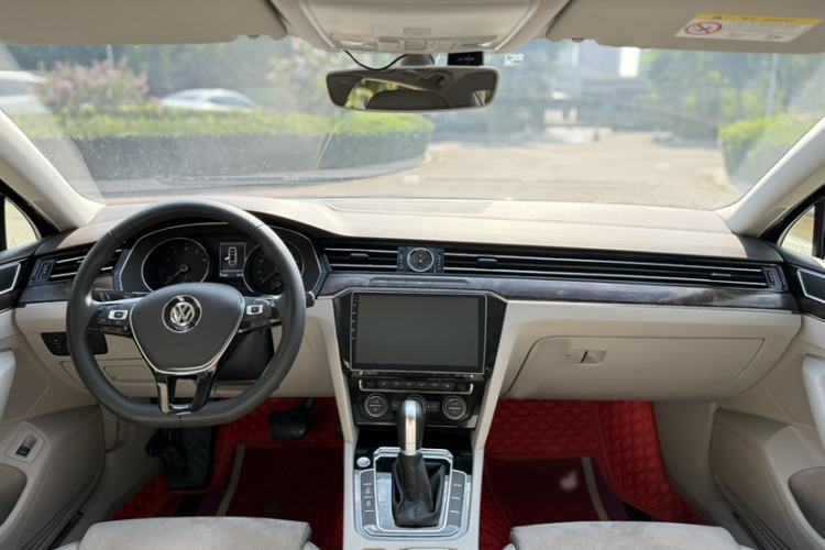 Used Volkswagen Magotan 2017 330TSI DSG Luxury Model Interior 2