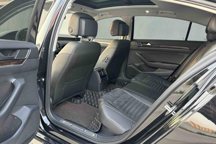 Used Volkswagen Magotan 2017 380TSI DSG Luxury Model Interior 2