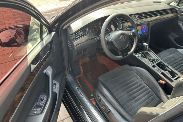 Used Volkswagen Magotan 2017 330TSI DSG Luxury Model Interior 2