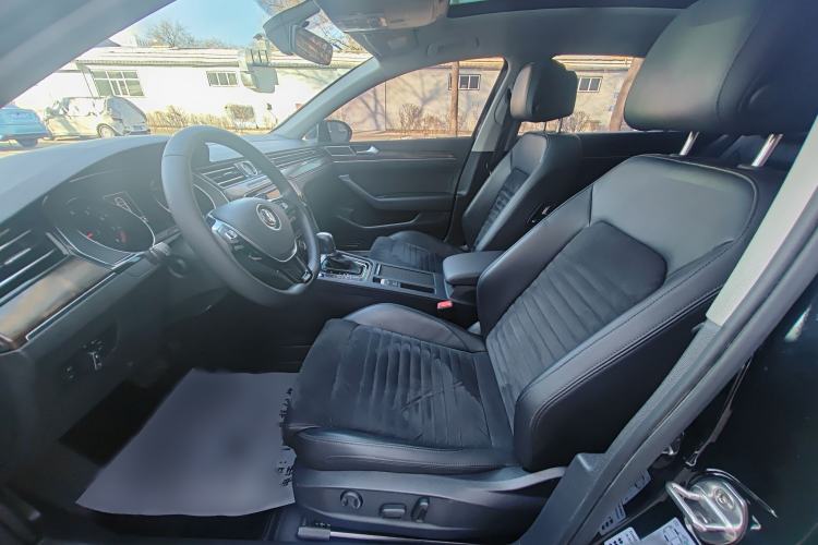 Used Volkswagen Magotan 2017 330TSI DSG Luxury Model Interior 2