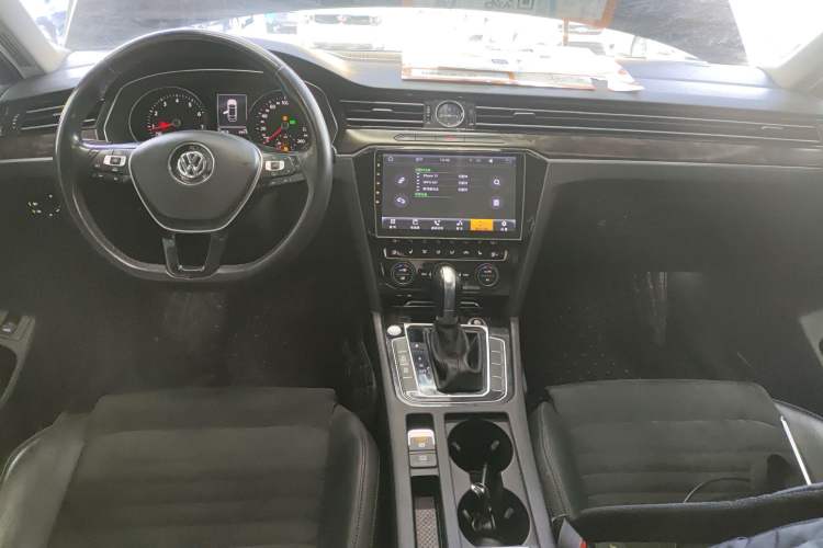 Used Volkswagen Magotan 2017 330TSI DSG Luxury Model Interior 2