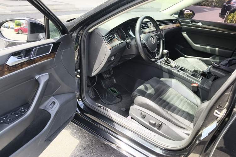 Used Volkswagen Magotan 2017 330TSI DSG Luxury Model Interior 3
