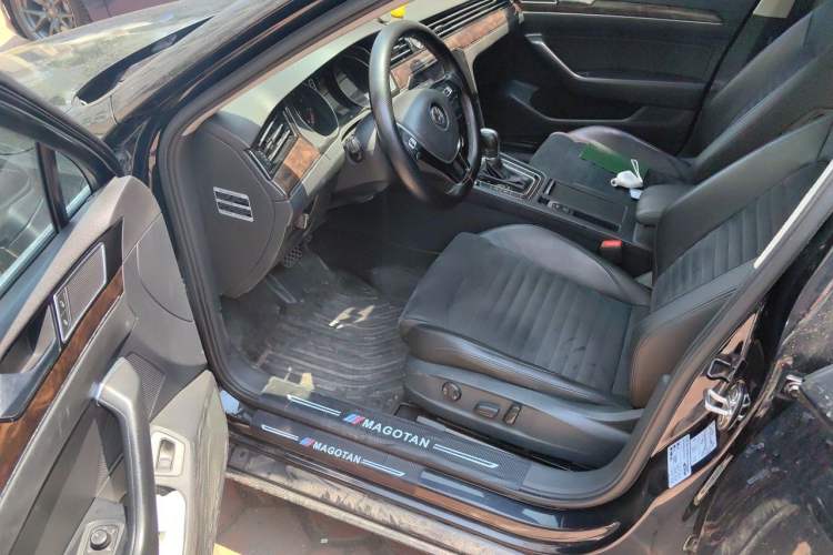Used Volkswagen Magotan 2017 380TSI DSG Luxury Model Interior 3