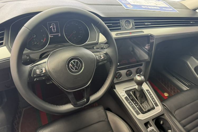 Used Volkswagen Magotan 2017 330TSI DSG Leading Model Interior 3
