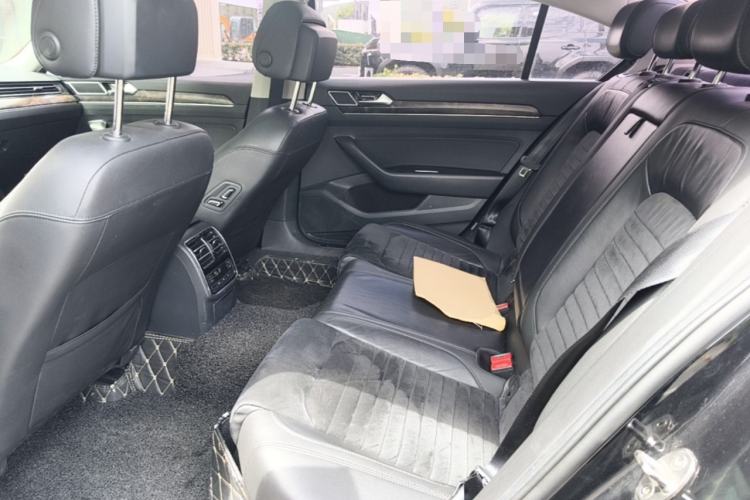 Used Volkswagen Magotan 2017 330TSI DSG Luxury Model Interior 4