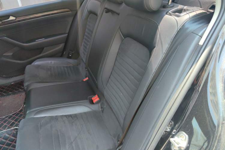 Used Volkswagen Magotan 2017 380TSI DSG Luxury Model Interior 4