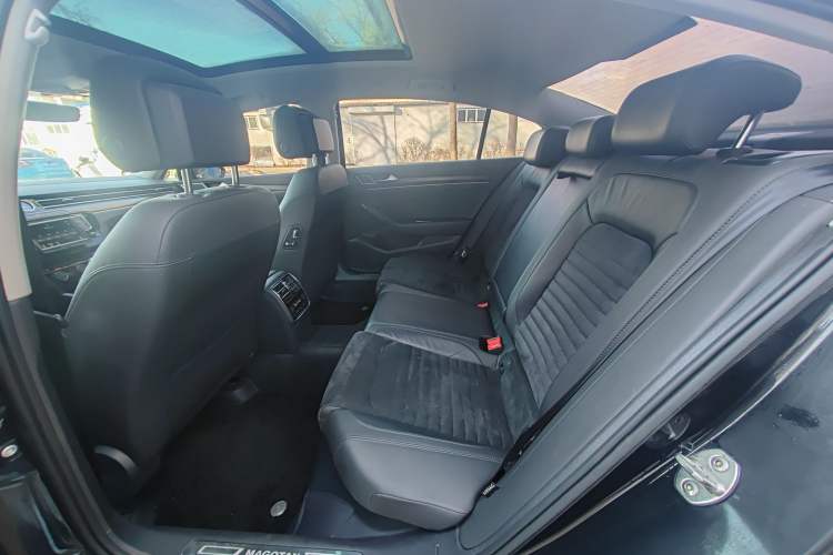 Used Volkswagen Magotan 2017 330TSI DSG Luxury Model Interior 4