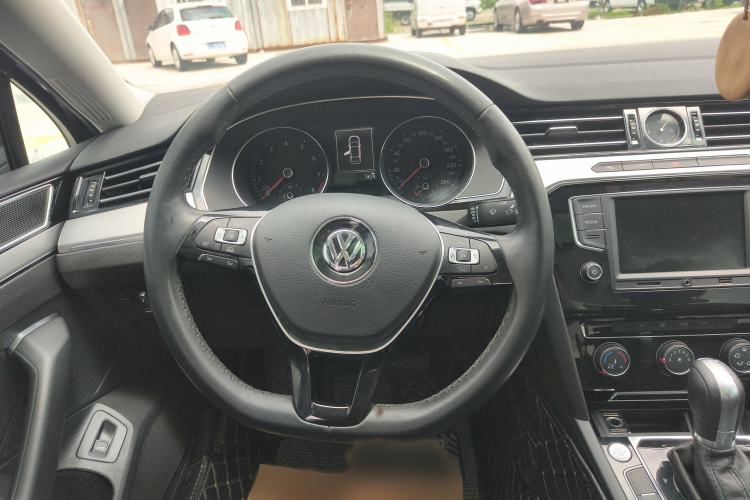 Used Volkswagen Magotan 2017 330TSI DSG Leading Model Interior 6