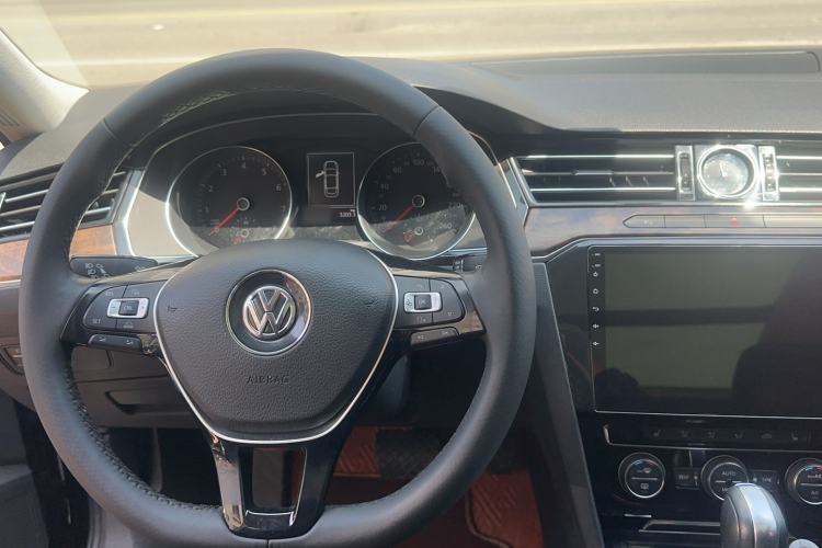 Used Volkswagen Magotan 2017 330TSI DSG Luxury Model Interior 6