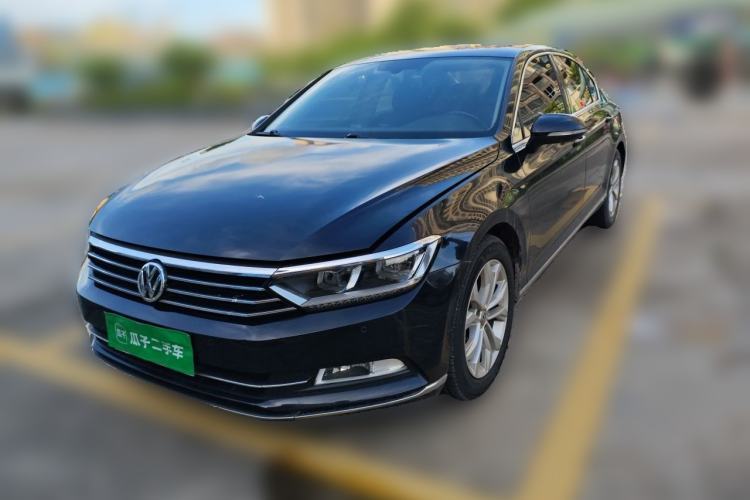 Used Volkswagen Magotan 2017 380TSI DSG Luxury Model Guazi used car, China used car export, Used car for sale, Used Volkswagen cars, Cheapest cars for sale