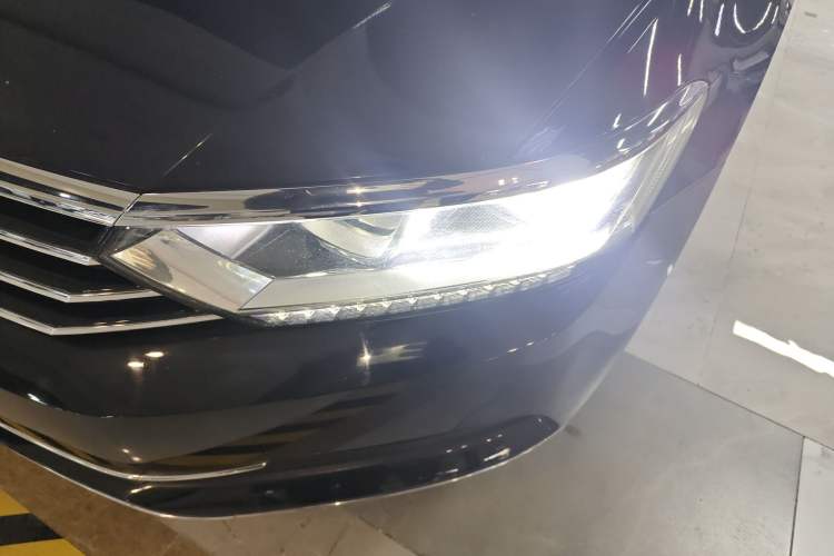 Used Volkswagen Magotan 2017 330TSI DSG Luxury Model Left Front Headlight