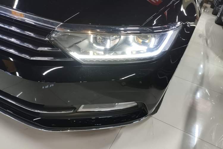 Used Volkswagen Magotan 2017 330TSI DSG Leading Model Left Front Headlight