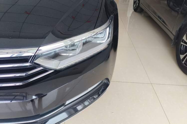 Used Volkswagen Magotan 2017 330TSI DSG Luxury Model Left Front Headlight