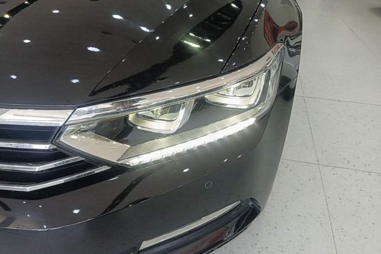 Used Volkswagen Magotan 2017 330TSI DSG Luxury Model Left Front Headlight