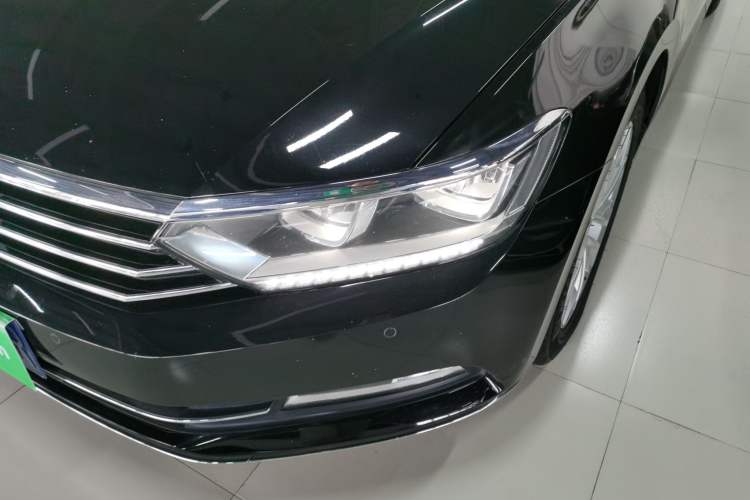Used Volkswagen Magotan 2017 330TSI DSG Luxury Model Left Front Headlight