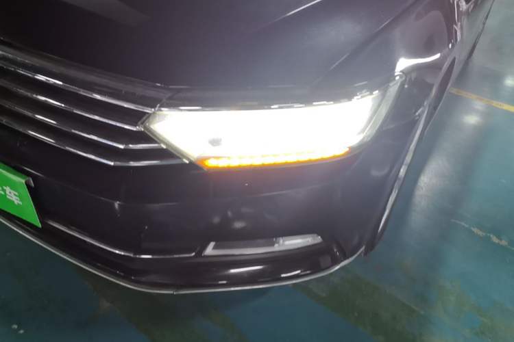 Used Volkswagen Magotan 2017 330TSI DSG Luxury Model Left Front Headlight