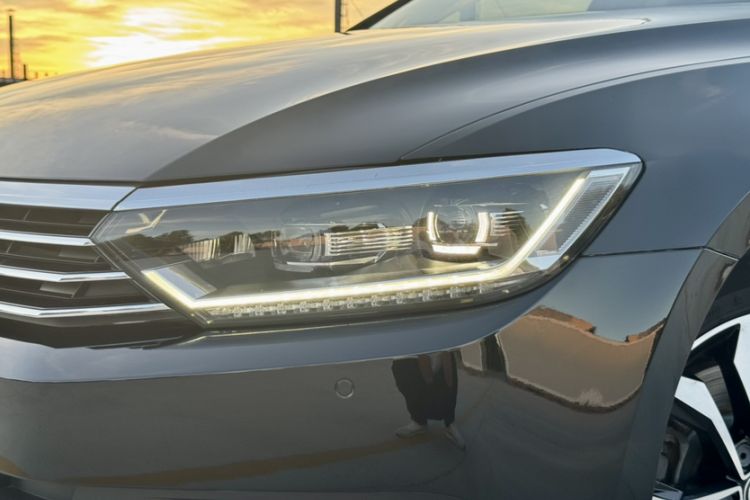 Used Volkswagen Magotan 2017 330TSI DSG Luxury Model Left Front Headlight