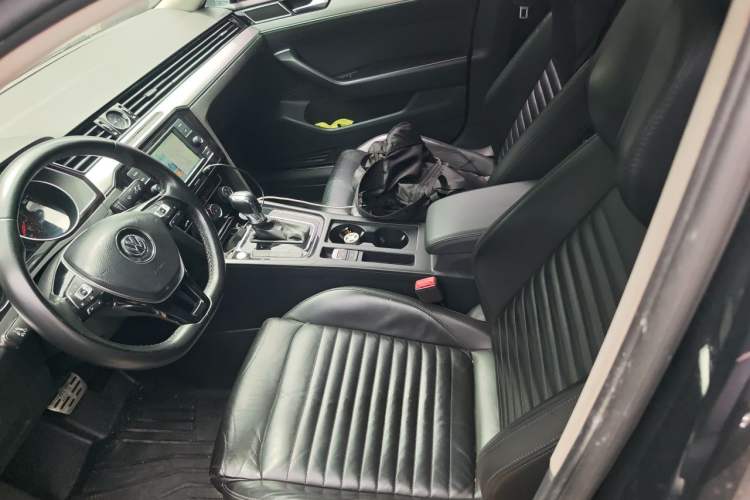Used Volkswagen Magotan 2017 330TSI DSG Leading Model Left Front Seat