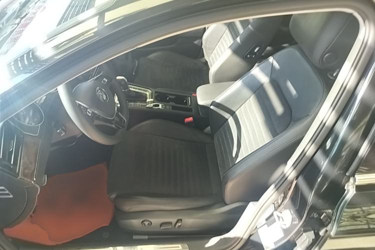 Used Volkswagen Magotan 2017 330TSI DSG Luxury Model Left Front Seat