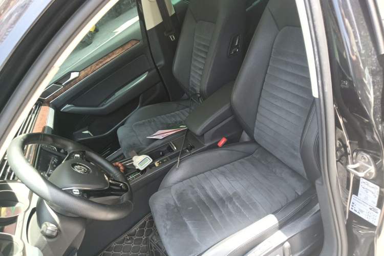 Used Volkswagen Magotan 2017 380TSI DSG Prestige Edition Left Front Seat