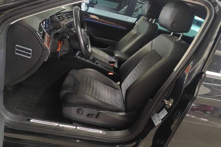 Used Volkswagen Magotan 2017 330TSI DSG Luxury Model Left Front Seat